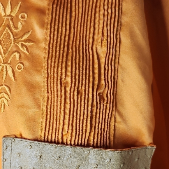 orange short-sleeved guayabera for men - Picture 4 of 6